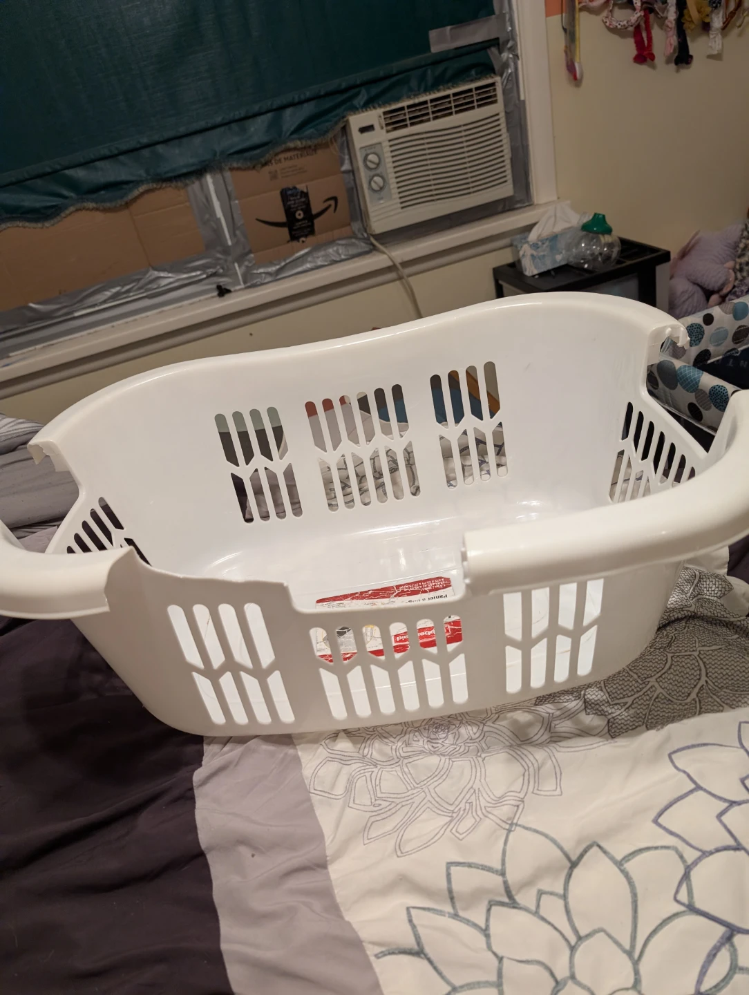 Rubbermaid Hip Hugger Laundry Basket - photo 4