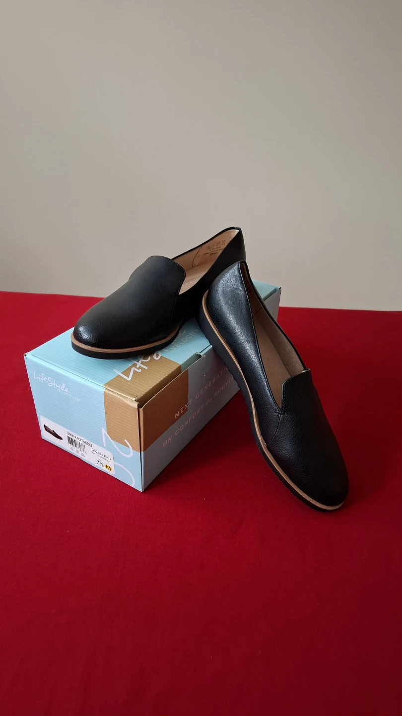 LifeStride Black Loafers - Size 7.5M