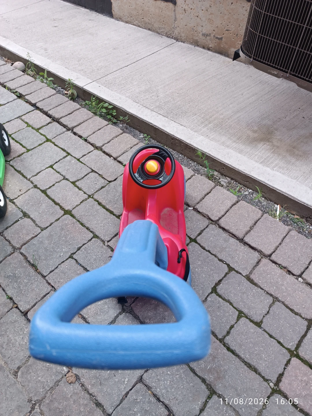 Little Tikes Cozy Coupe Ride-On Toy Car - photo 4