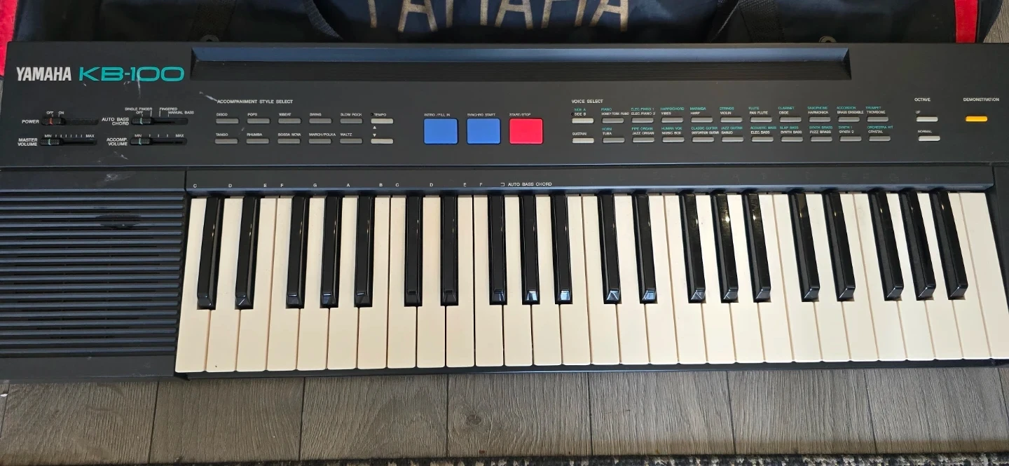 Yamaha KB-100 Keyboard with Gig Bag and Power Adapter - photo 2