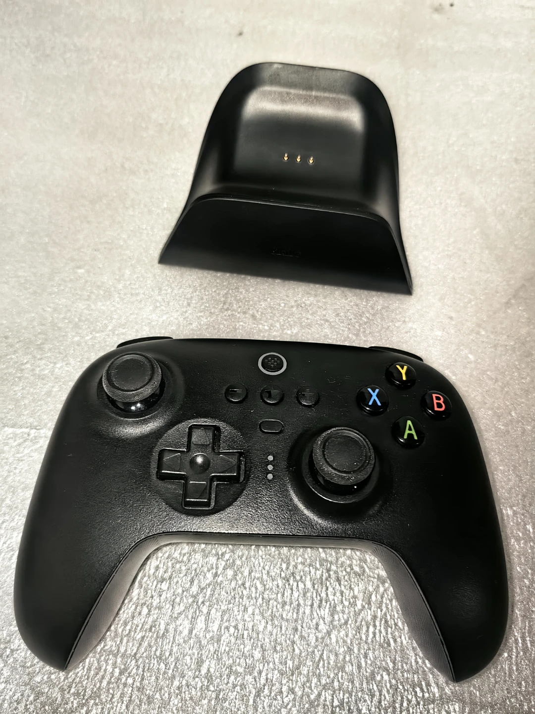 8BitDo Ultimate 2.4G Controller with Charging Dock - photo 3