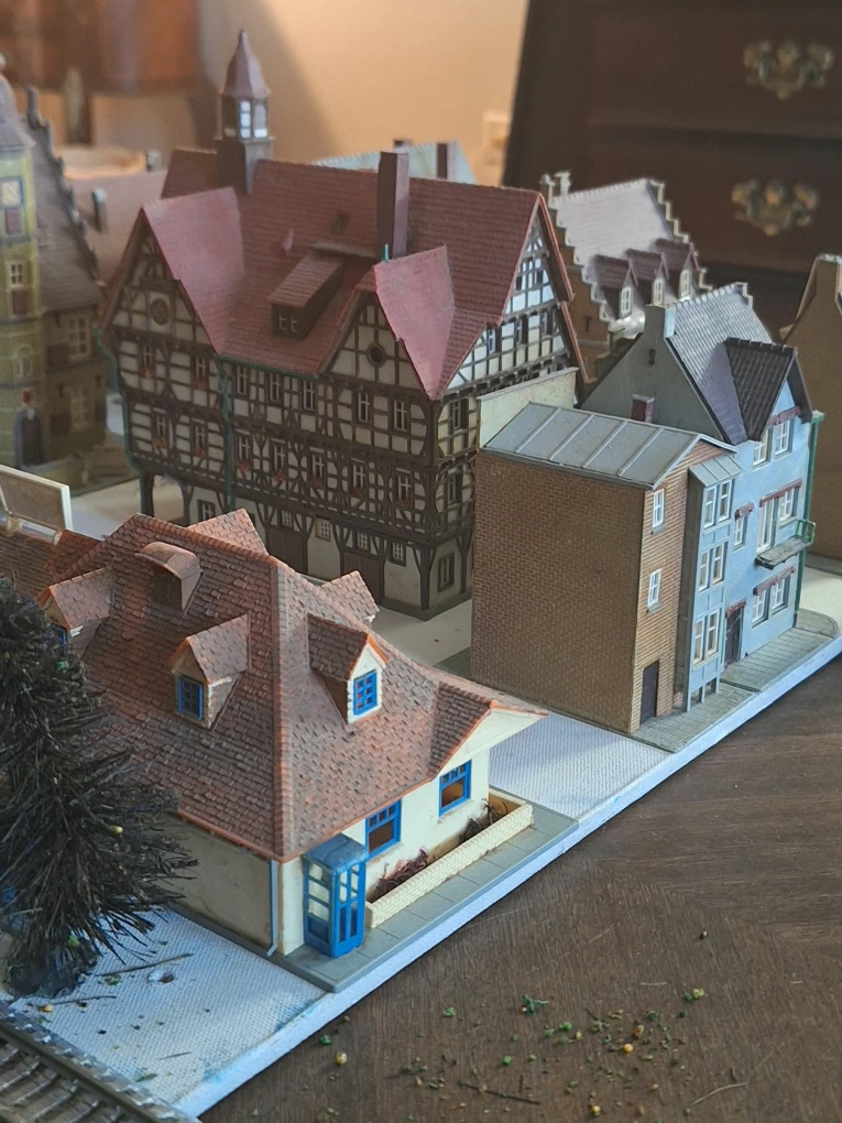 Model Train Buildings and Scenery - photo 2