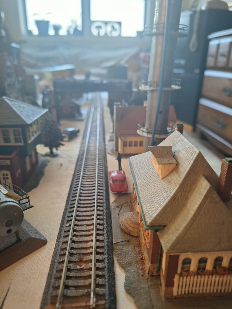 Model Train Buildings and Scenery - photo 5