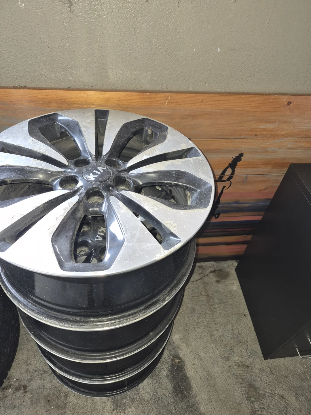 Set of 4 Kia Alloy Wheels - photo 3