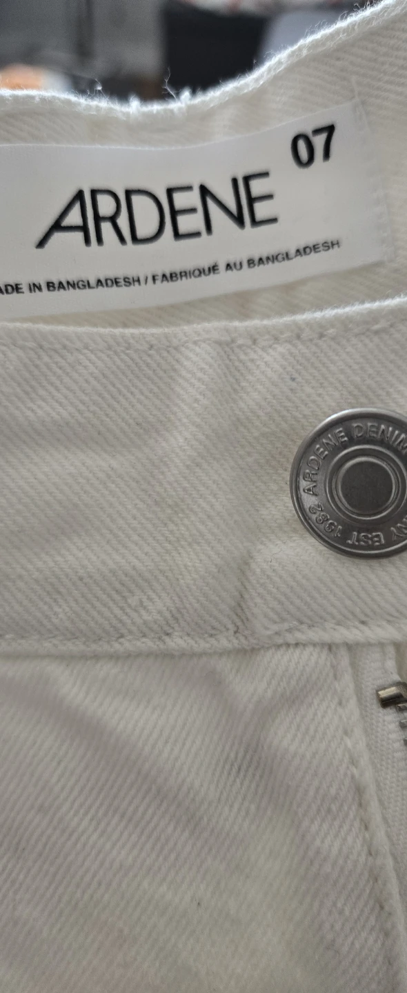 Ardene White Mom Shorts Size 07 - photo 4