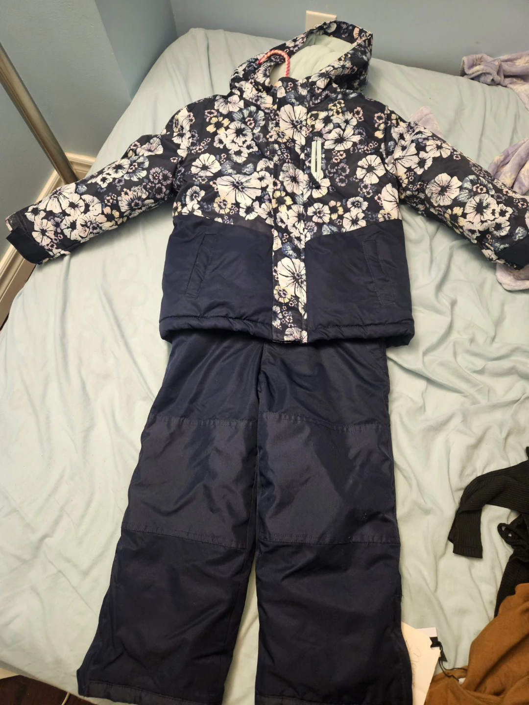 George. Girls Snowsuit Size S/P (6)