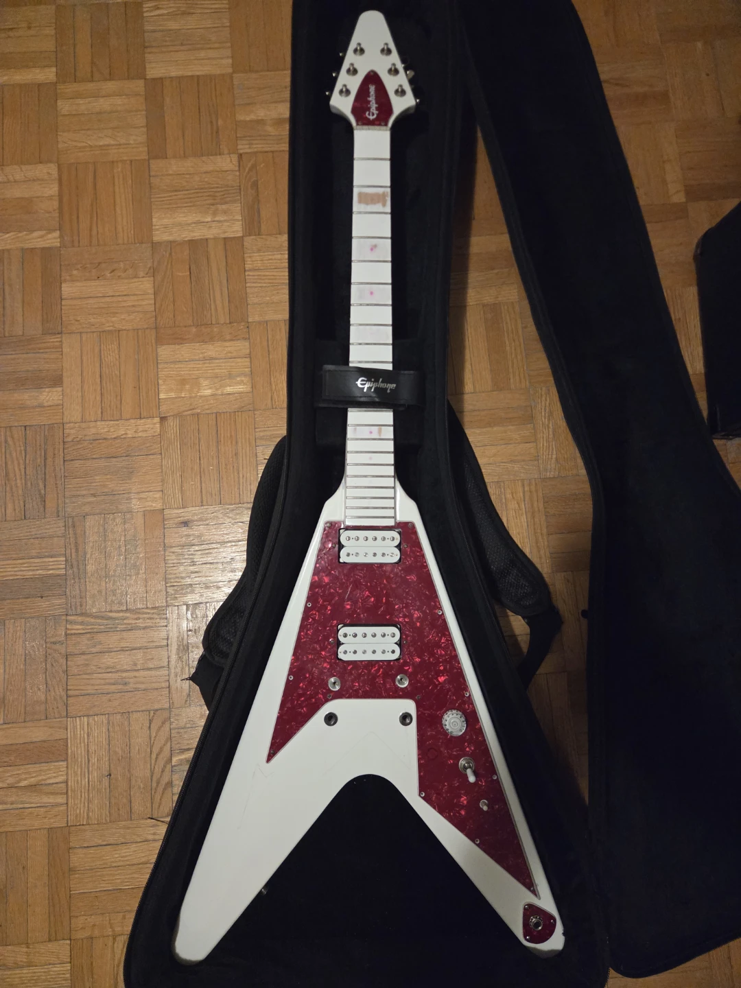 Epiphone Dave Rude Flying V - read description