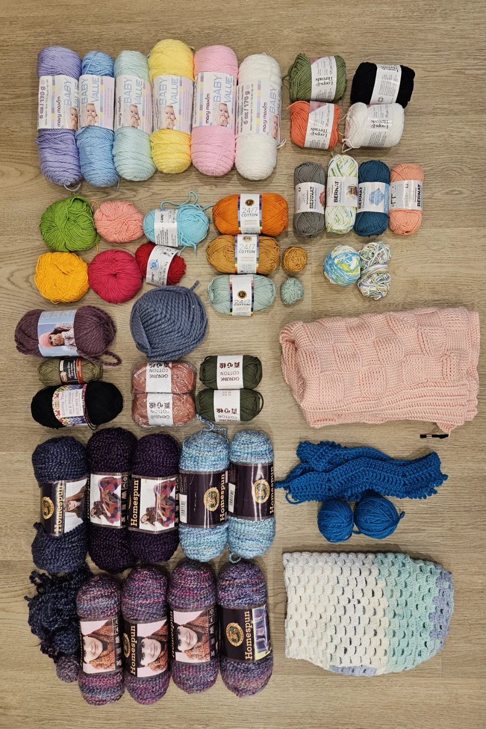 Crochet Hook Set with Yarn
