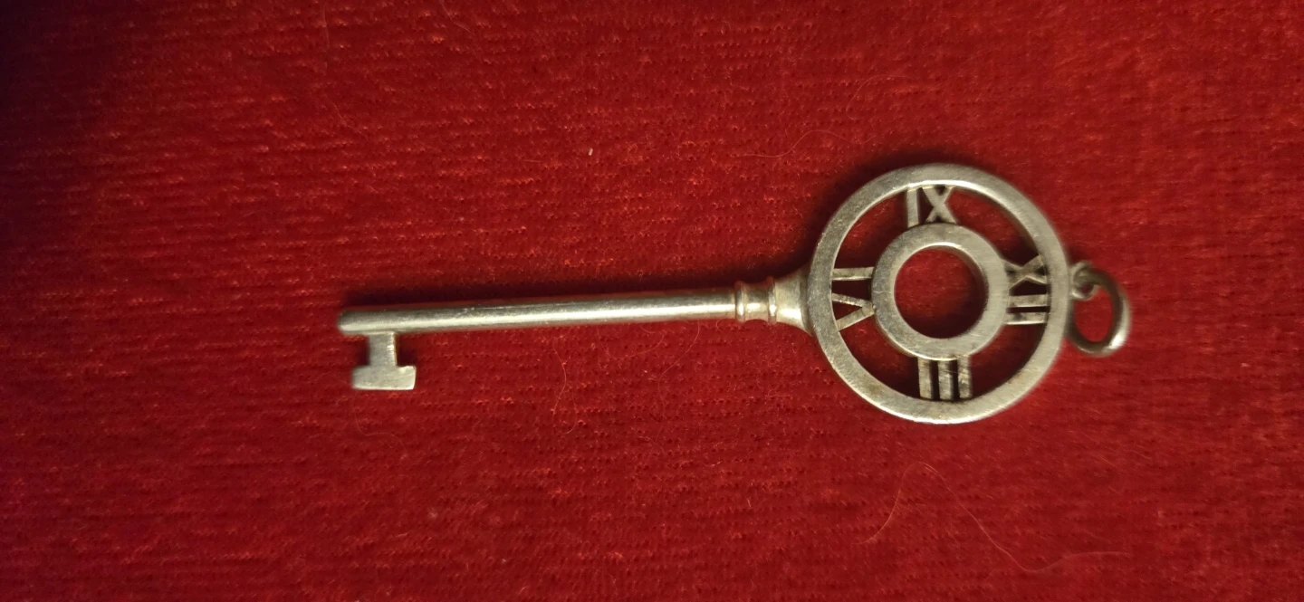 Vintage Tiffany & Co. Atlas Collection Key Pendant - photo 3