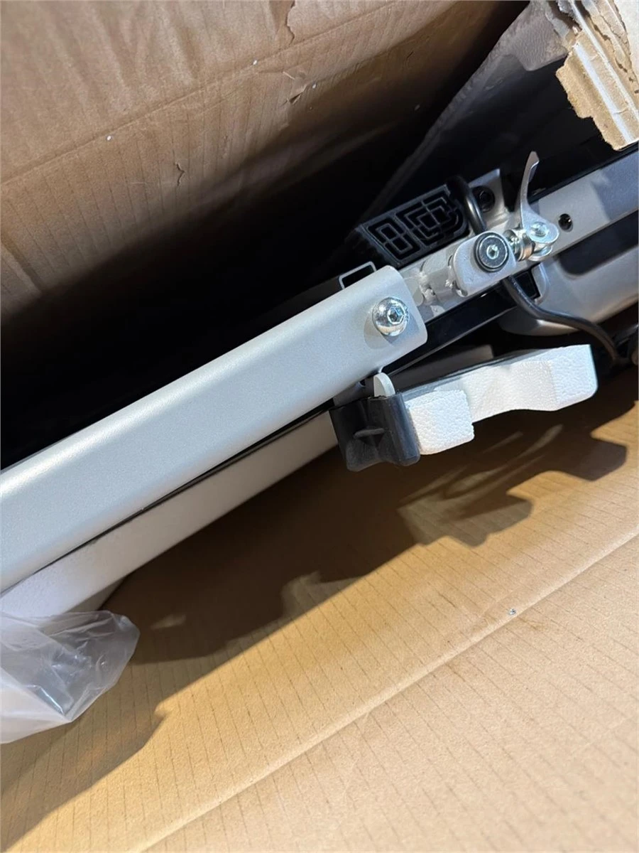 2-in-1 Folding Treadmill / Under-Desk Walking Pad OB (Like New) - photo 4