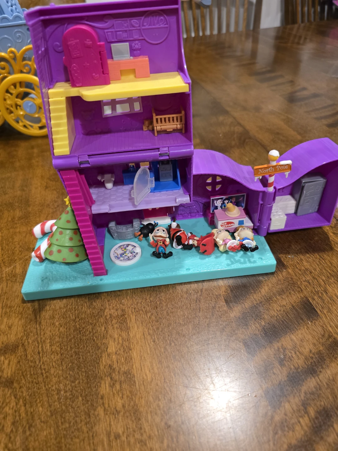 Polly Pocket North Pole Toy Playset - photo 3