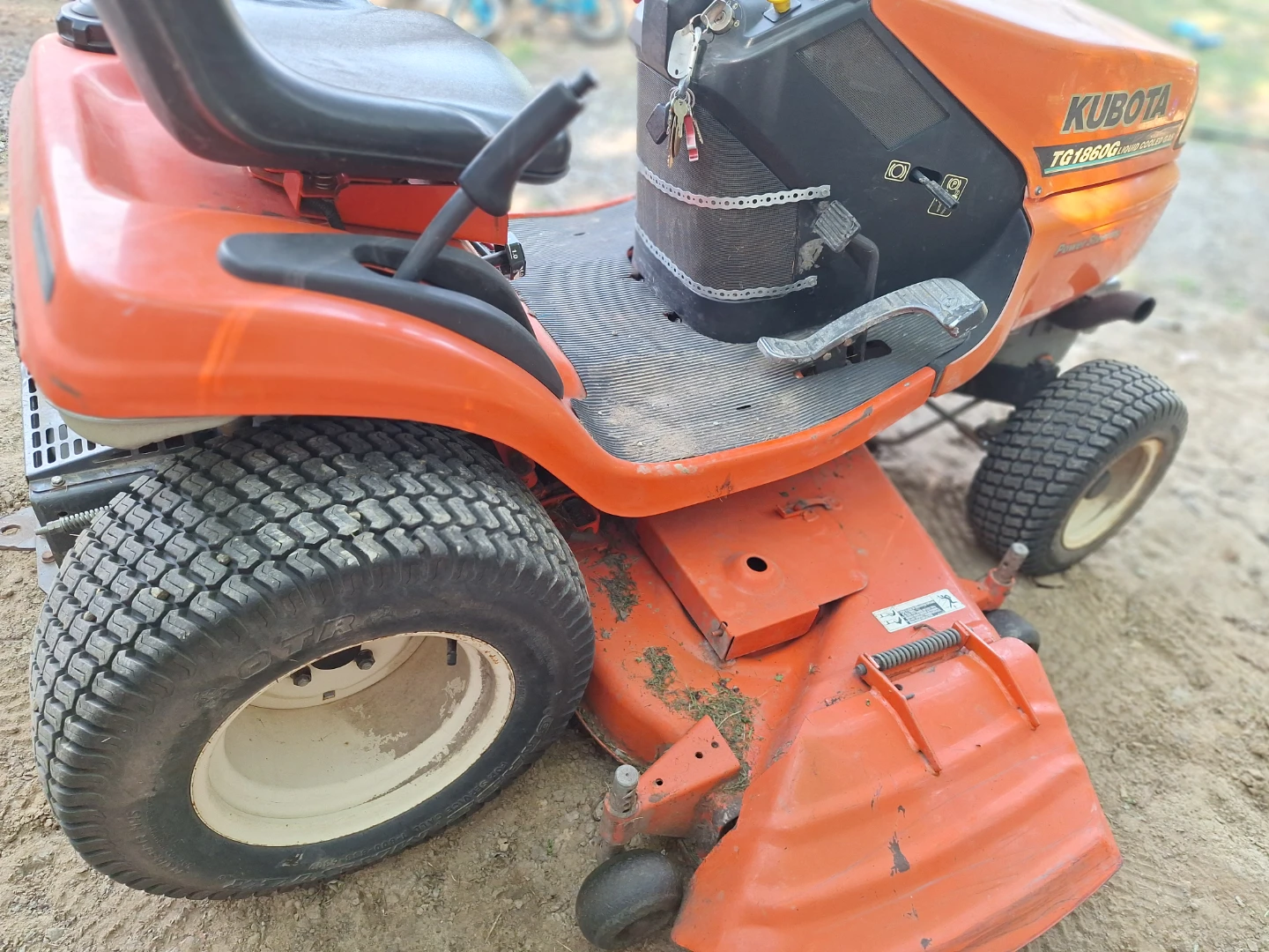 Kubota TG1860G Lawn Tractor - photo 2