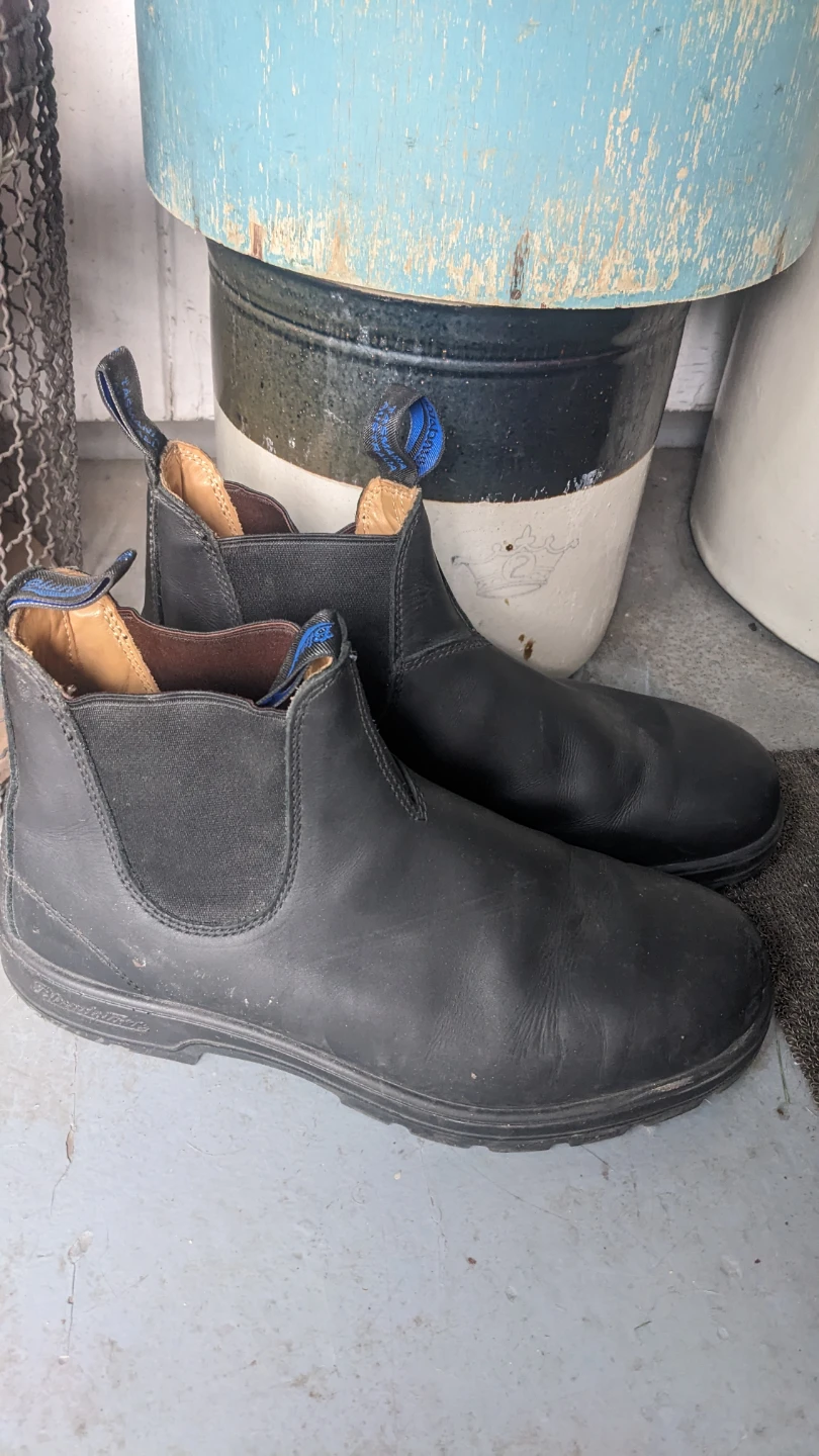 Blundstone Black Leather Chelsea Boots - photo 3