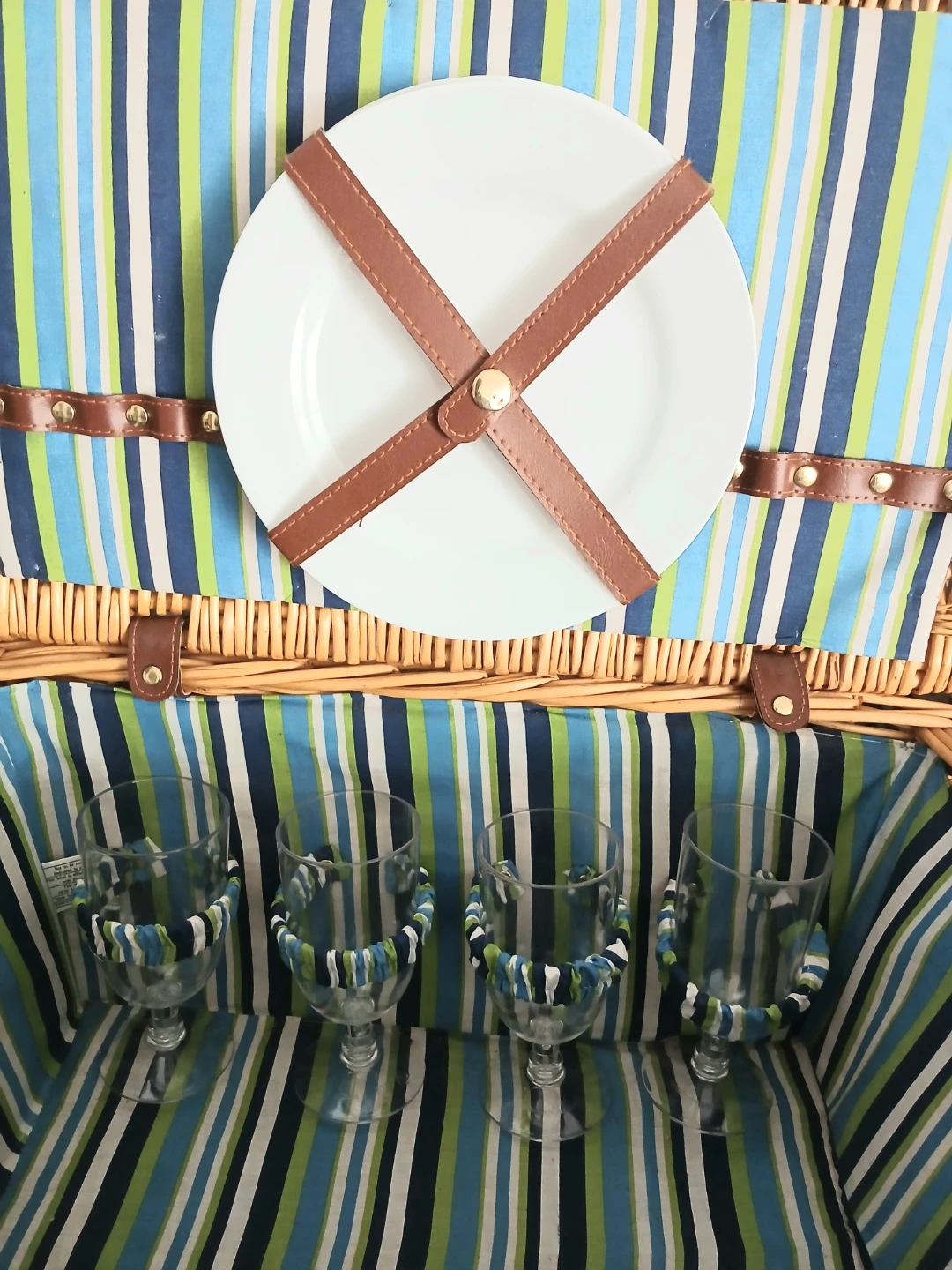 Wicker Picnic Basket - photo 2