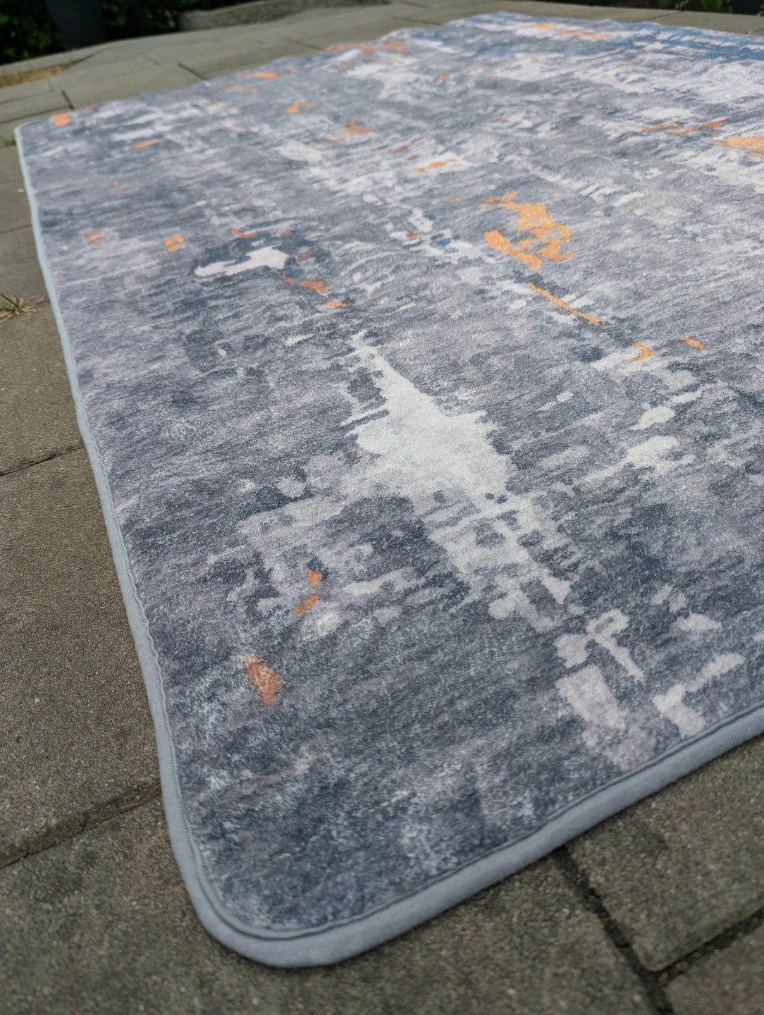 Abstract Design Area Rug that is anti-slip x2 - photo 2