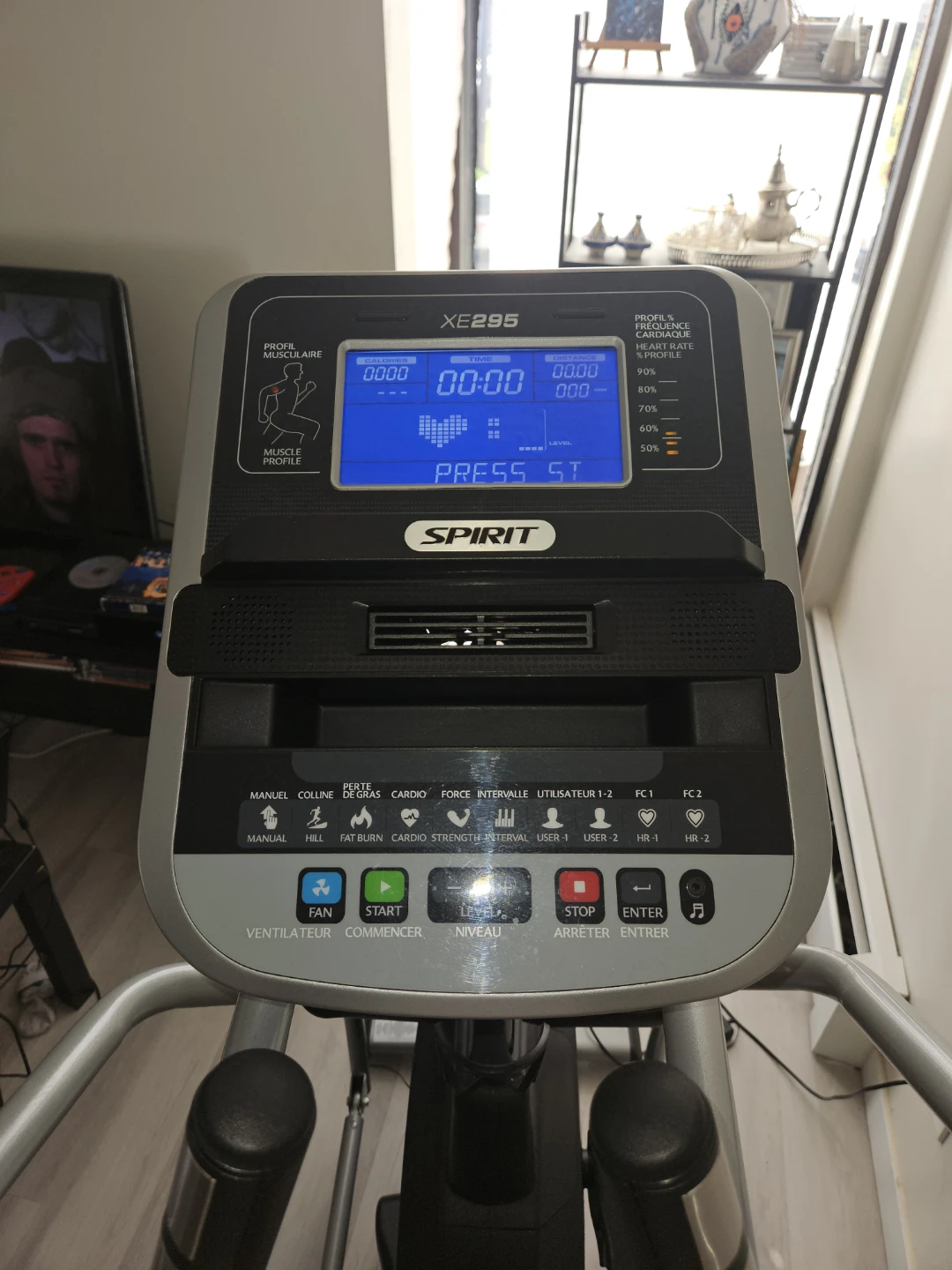 Spirit XE295 Elliptical Trainer