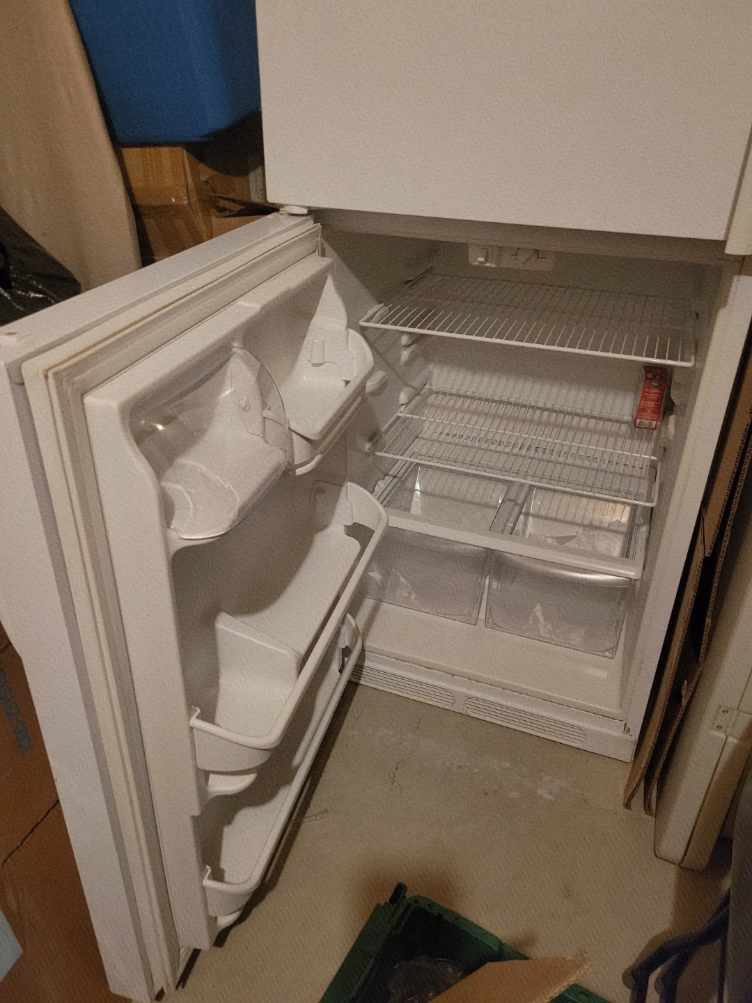 Frigidaire Top-Freezer Refrigerator - photo 2