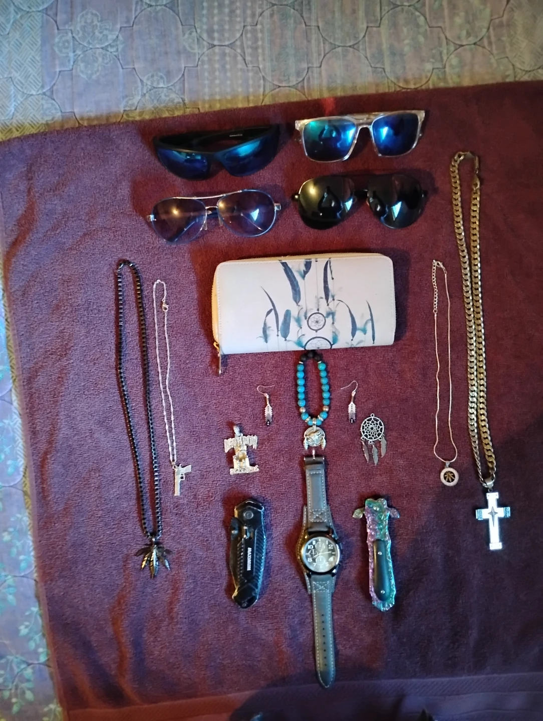 Necklaces bracelets woman's wallet sunglasses blade knife watch - photo 2