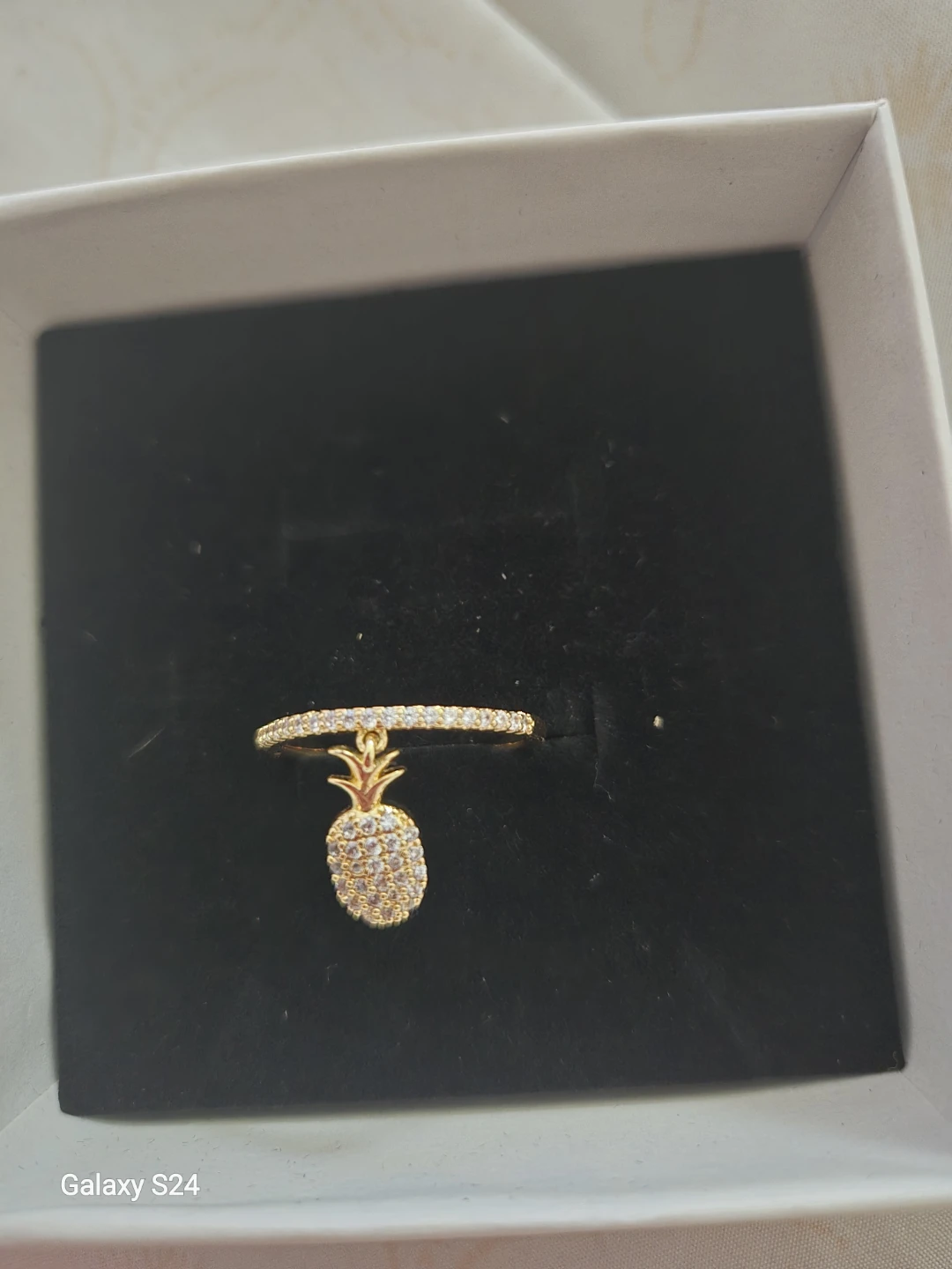 Gold-tone ring with pineapple charm - photo 2