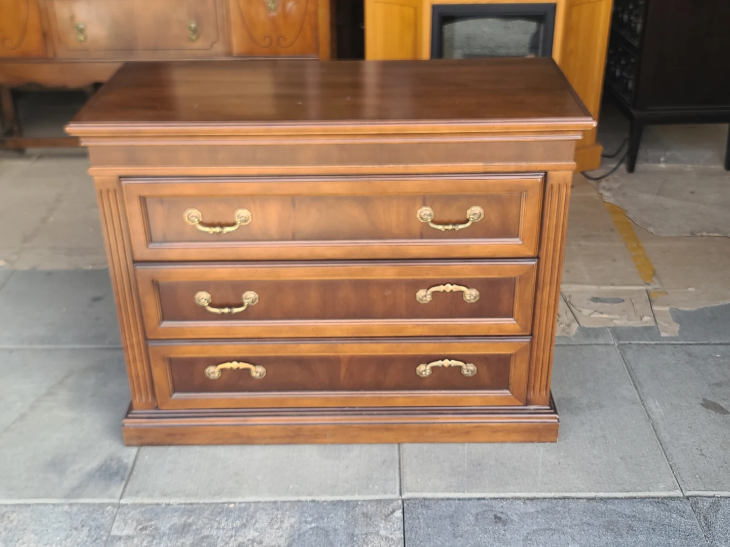 Electrohome by Deilcraft 3- Drawer Dresser
