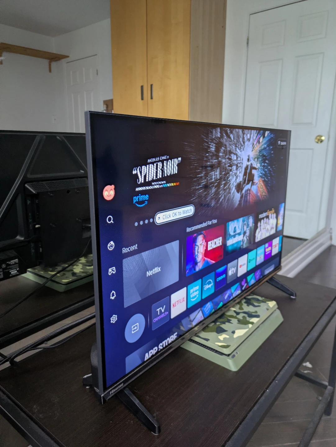 Hisense 32-inch Smart TV (NEW Purchased June 3rd 2026) - photo 2