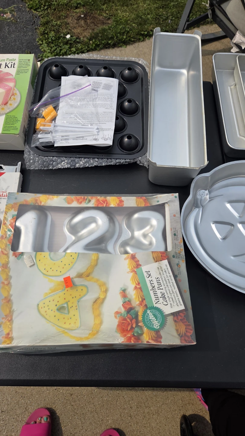 Wilton Cake Decorating Tools & Pans - photo 4