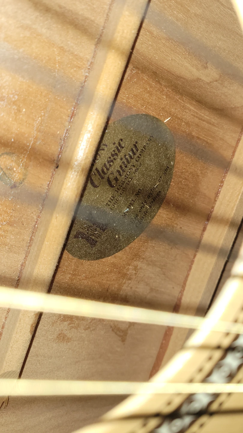 Vintage 1960 classical guitar - photo 5