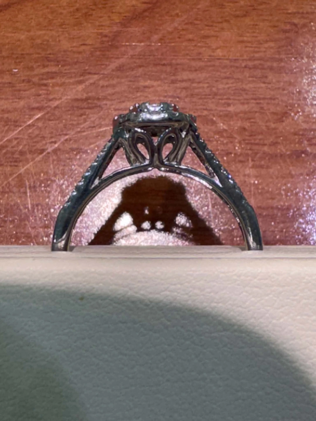 Beautiful NEW 10kw White Gold  size 7 ring. - photo 4