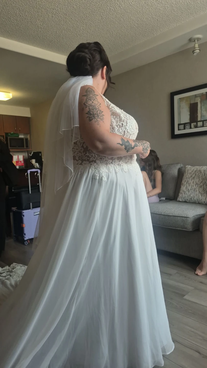 White Wedding Veil - photo 3