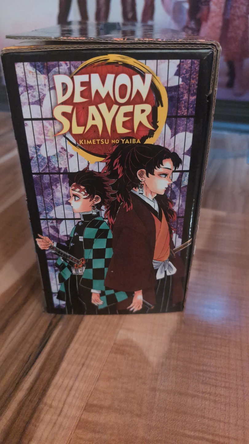Demon Slayer: Kimetsu no Yaiba Complete Box Set - photo 3