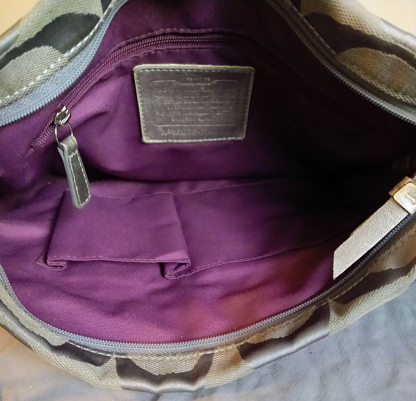 Vintage Coach Gray Signature Crossbody Bag with Adjustable Strap - photo 4