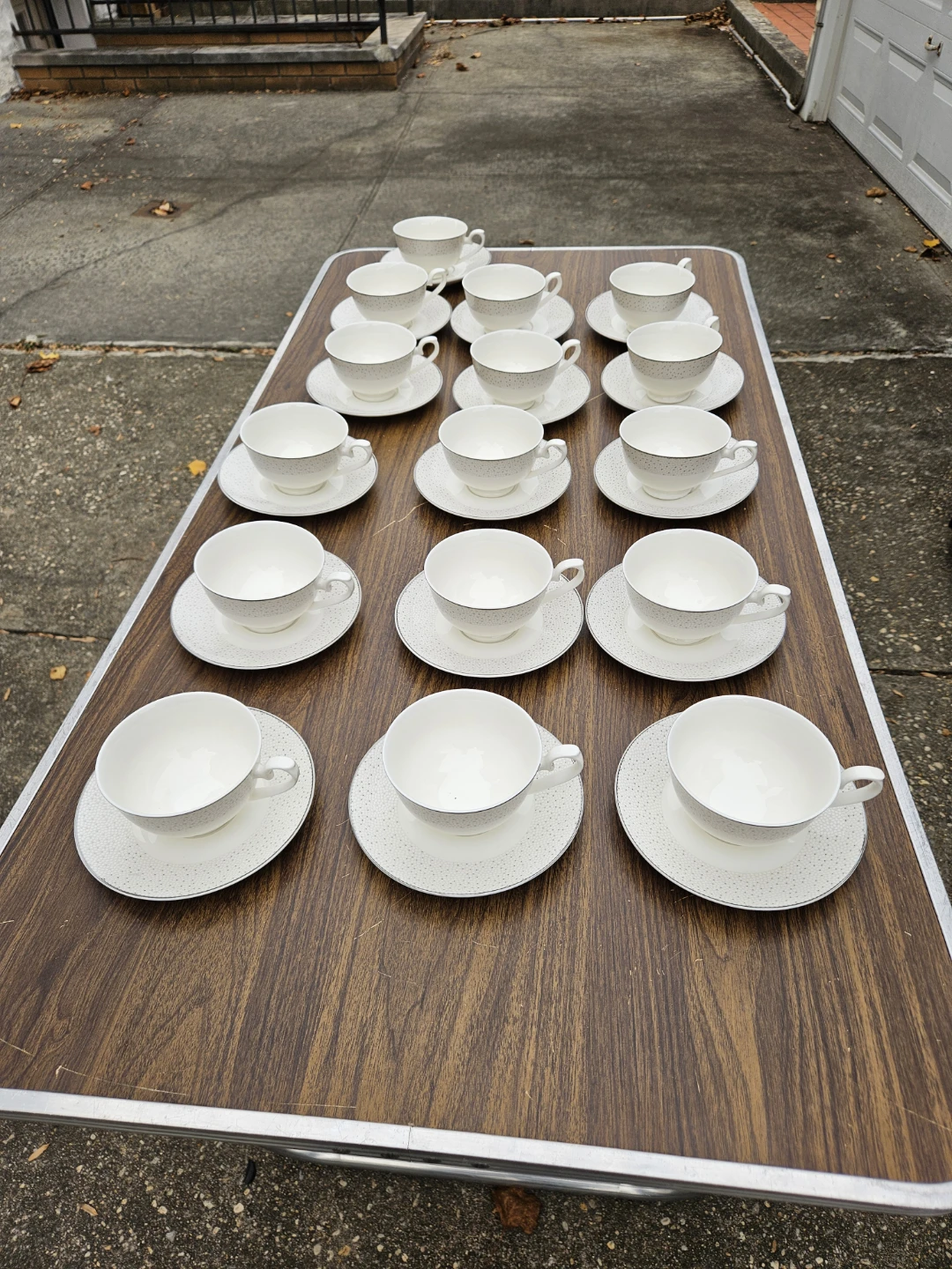 New 32 pieces fine bone china teacup saucer set