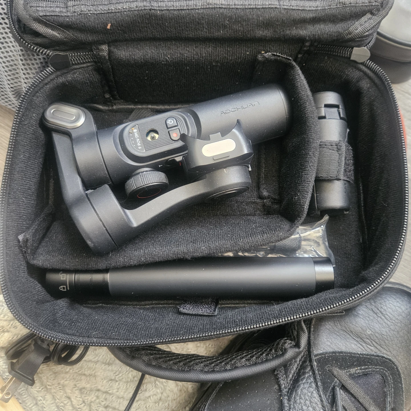 Aochuan Gimbal Stabilizer with Case