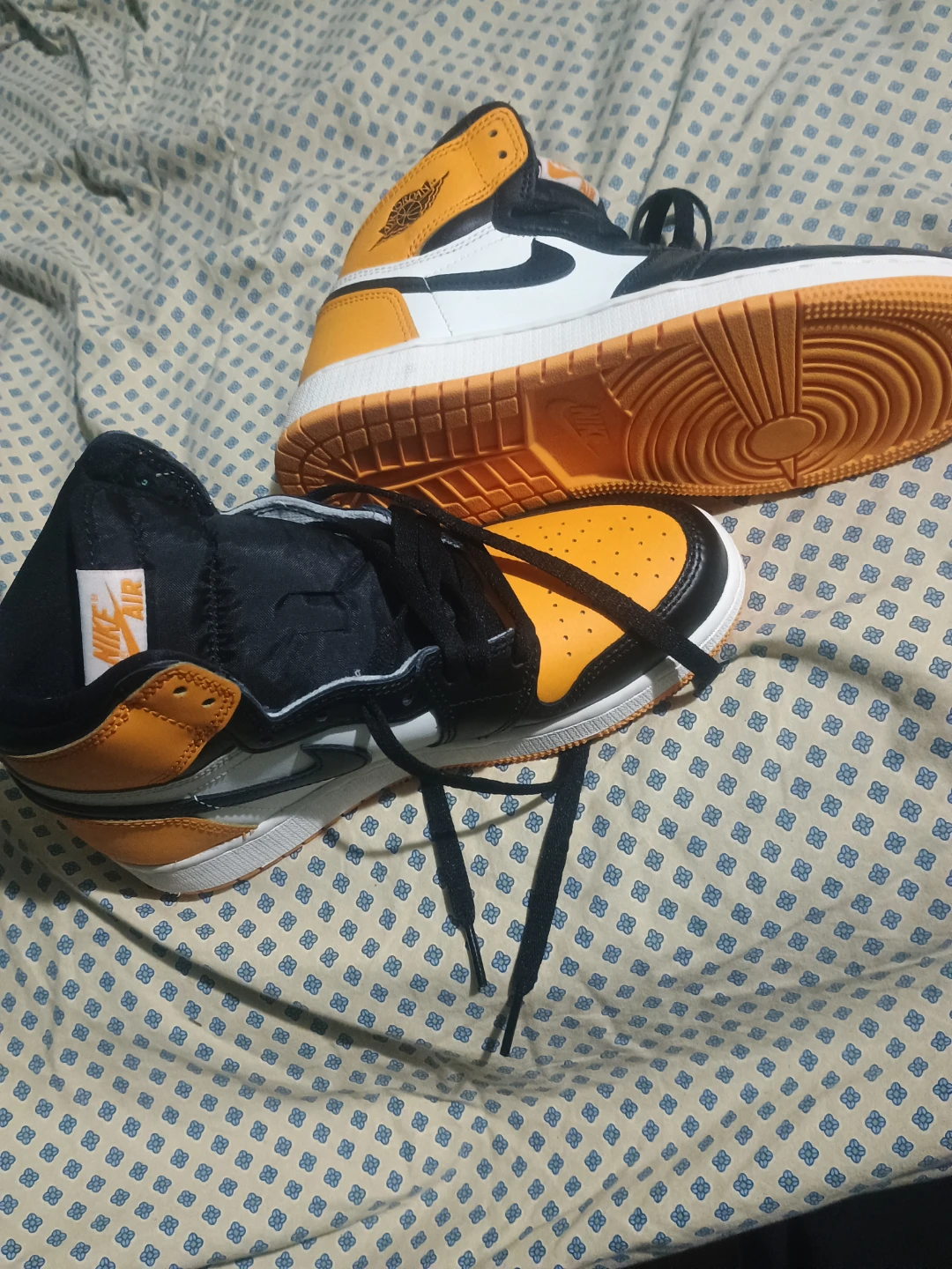 Air Jordan 1 High OG "Taxi" Sneakers - photo 2