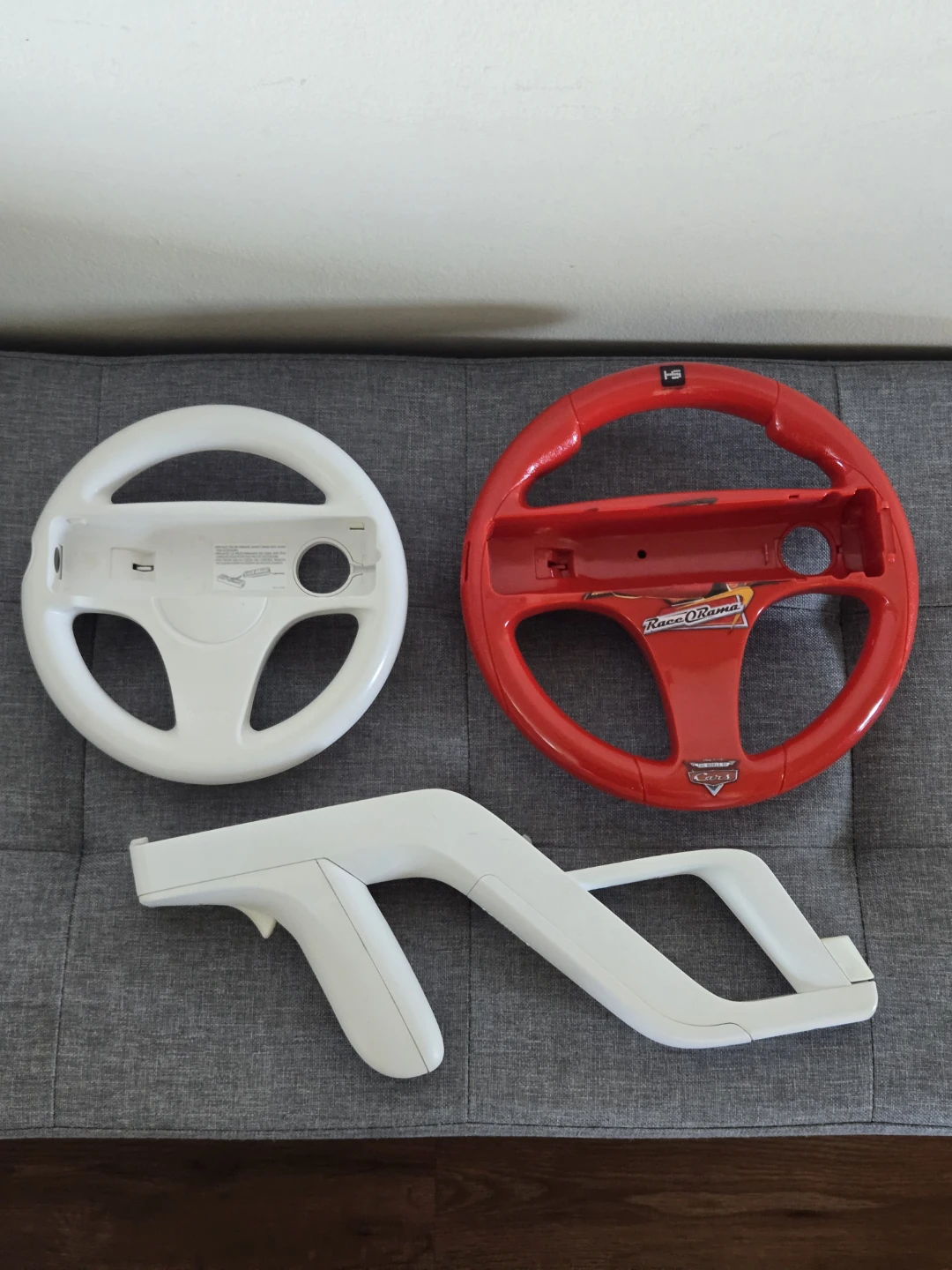 Wii Racing Wheel Bundle - Red & White