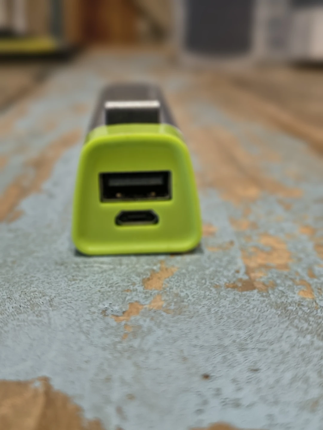 2200mAh Portable Power Bank - photo 2