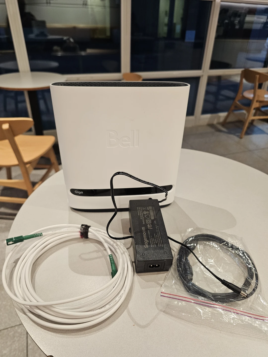 Bell Giga WiFi Hub with Sagicom Power Adapter