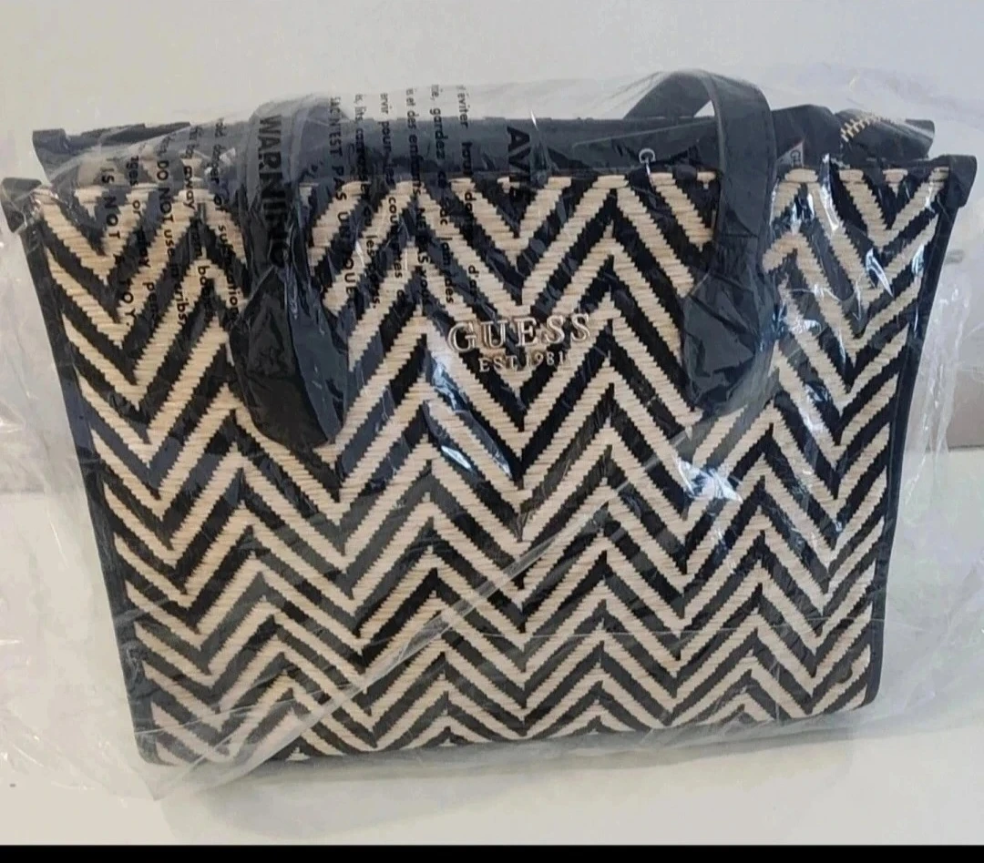 GUESS Silvana 2 Compartment Tote Bag - Black & White Chevron - photo 5