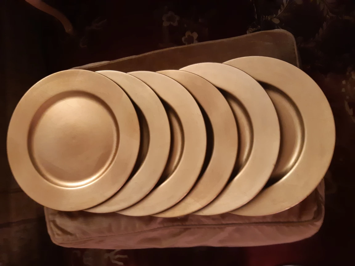 Set of 6 Charger Plates