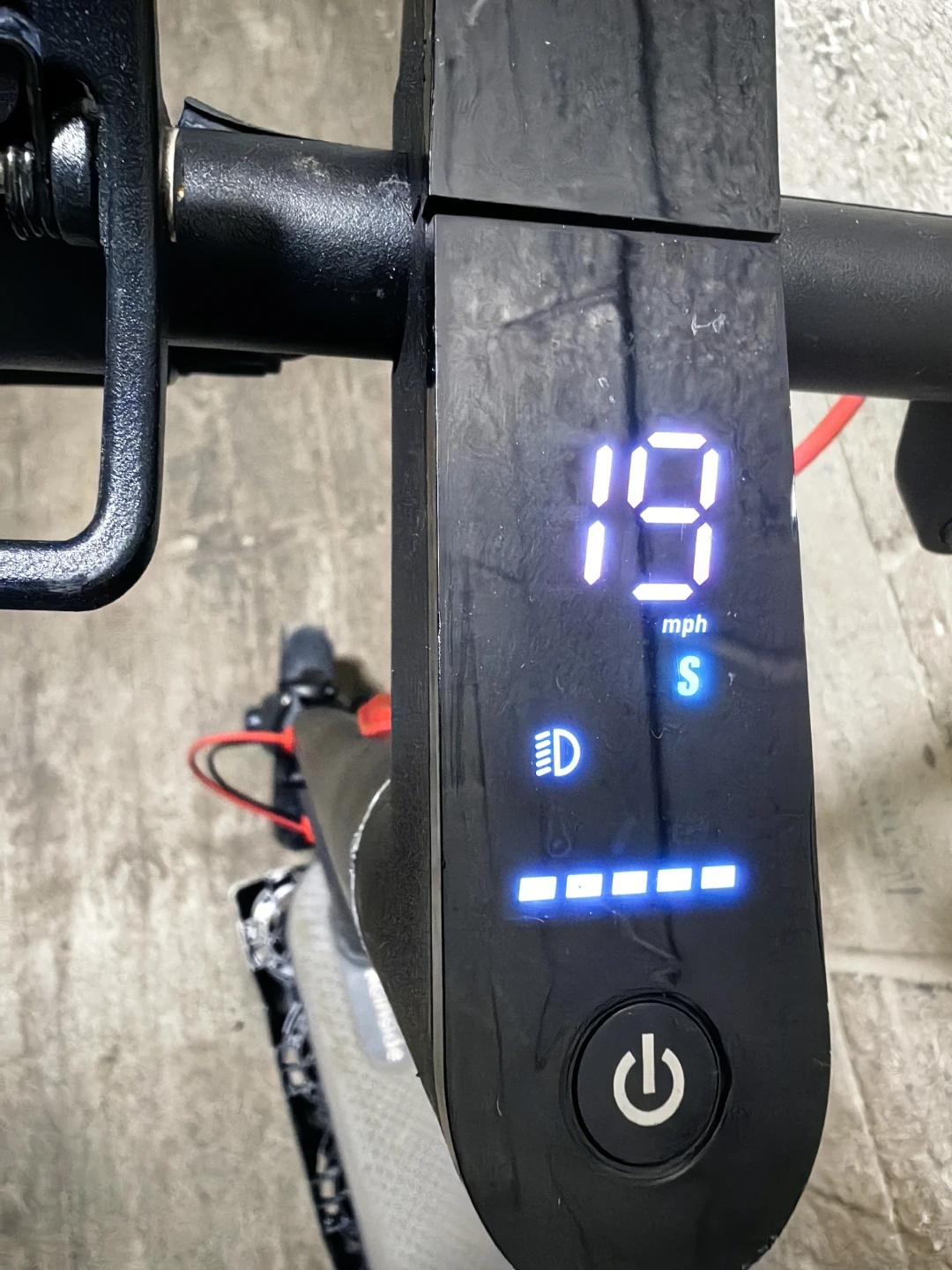Roamside electric scooter with charger - photo 5