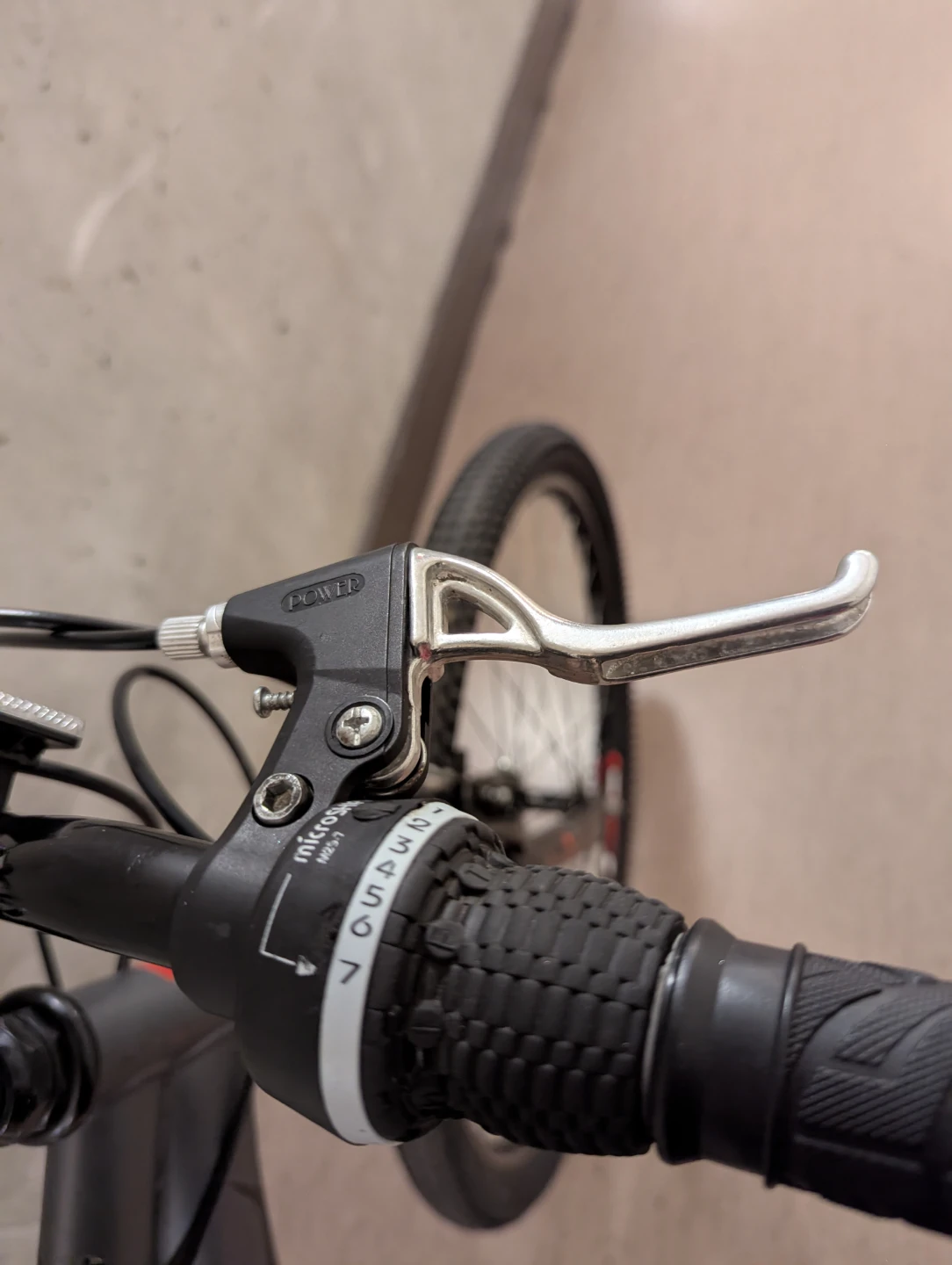 Dark Grey and Red Supercycle Surge Mountain Bike! 🚲 - photo 4