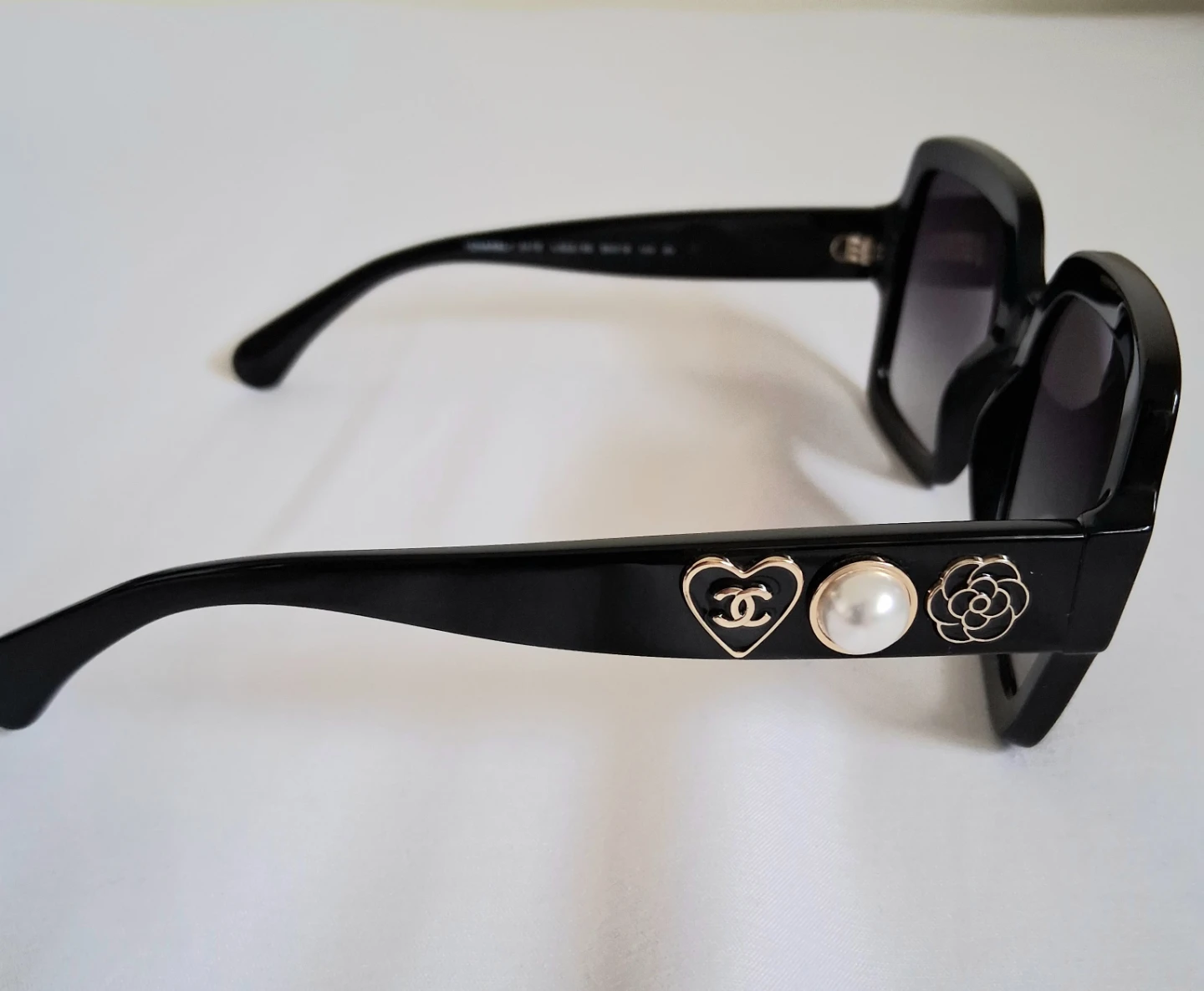New Authentic Chanel Black Oversized Square Sunglasses - photo 5