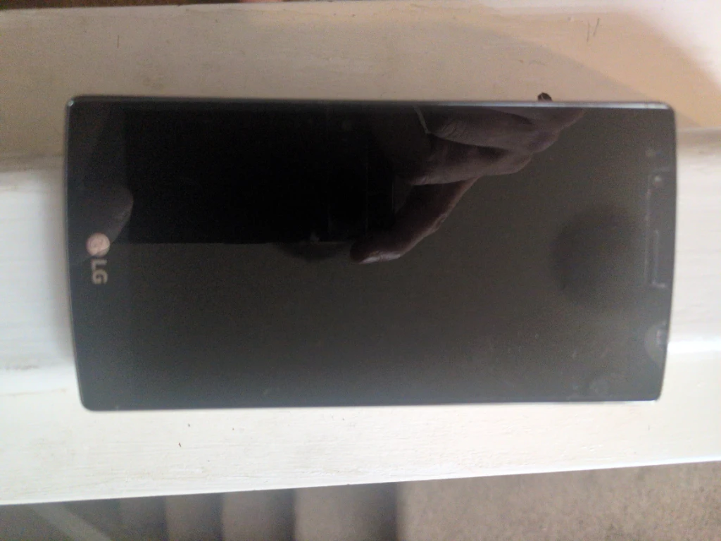 LG G4 Smartphone - photo 3