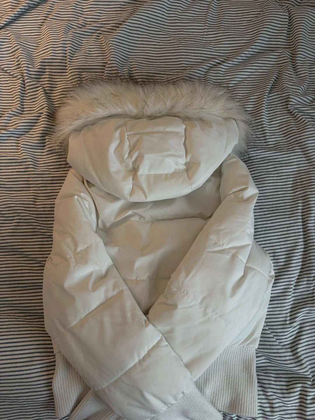 White Hollister Puffer Jacket with Fur Hood - photo 3