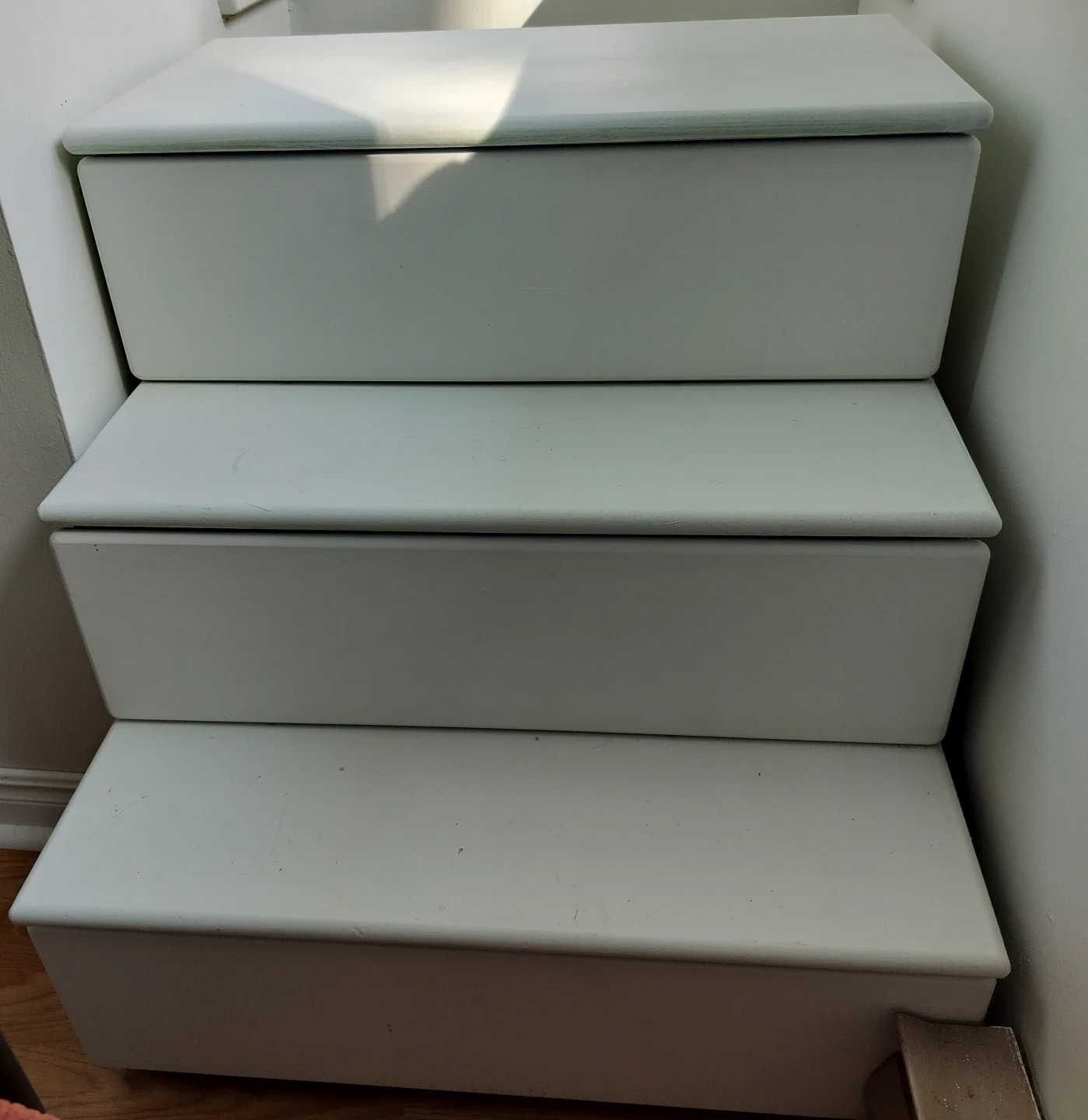 Solid Wooden 3-Drawer Unit