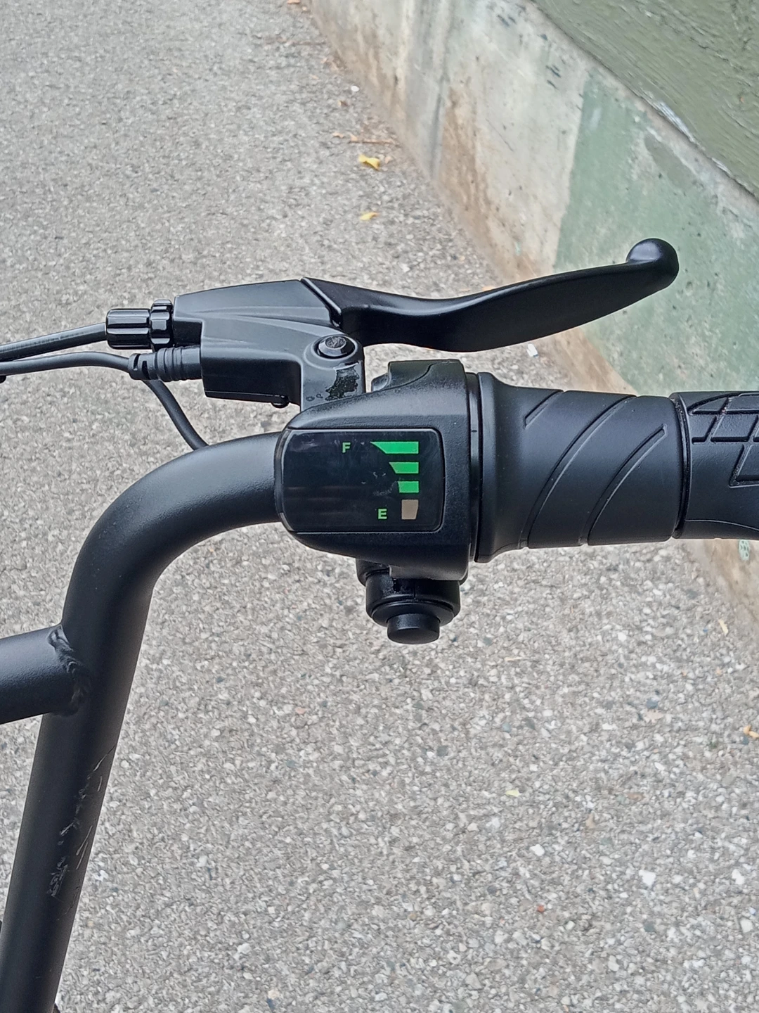 MINT CONDITION Electric Commuter Scooter with Seat & basket - photo 5