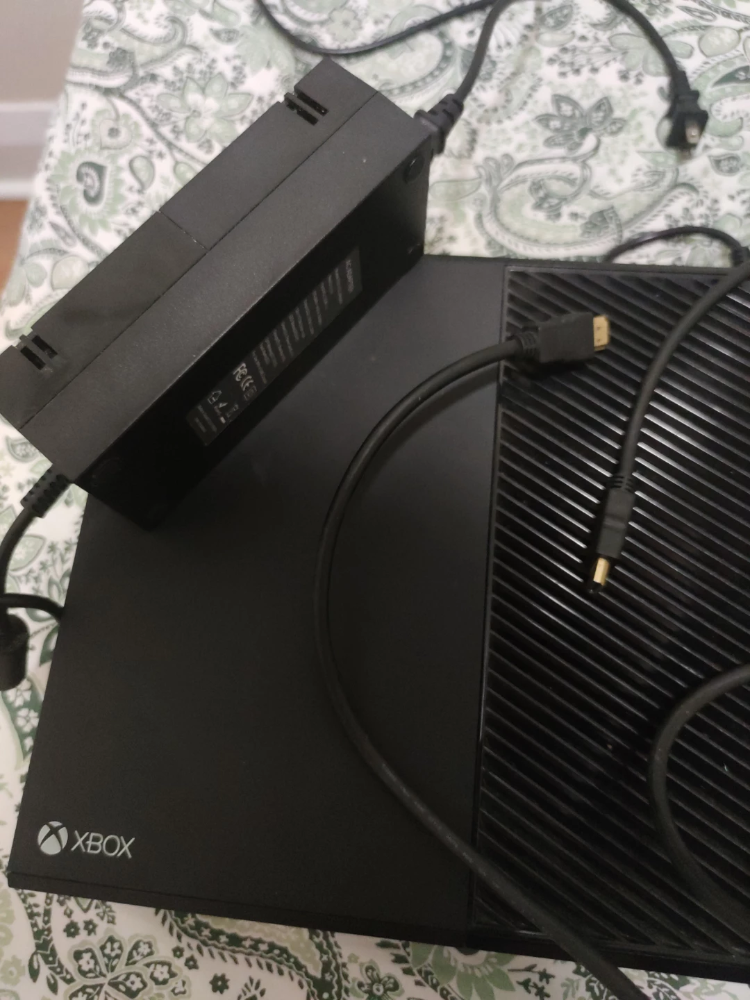 Xbox One Console with Games and Controllers - photo 4