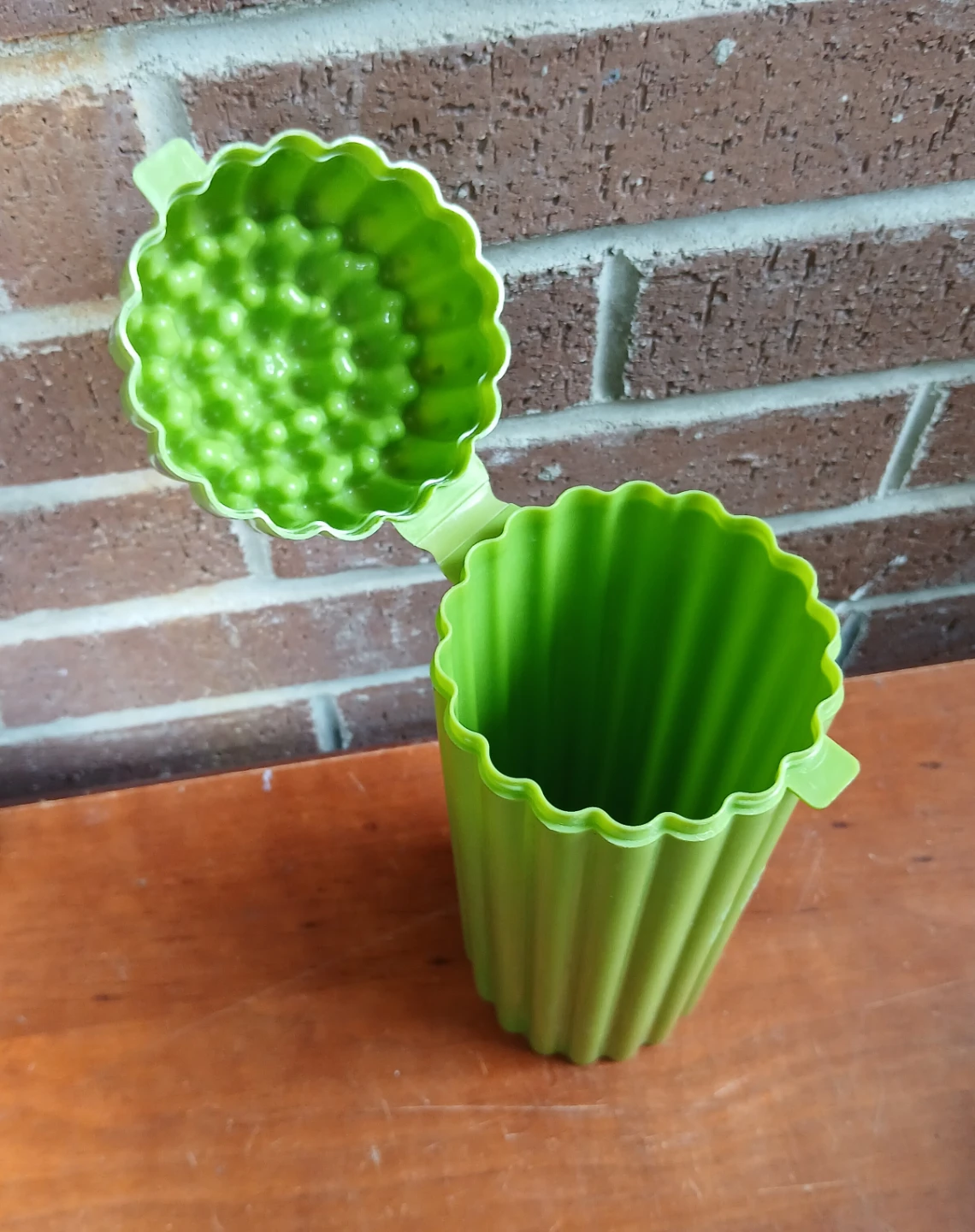 Tupperware asparagus holder - photo 2