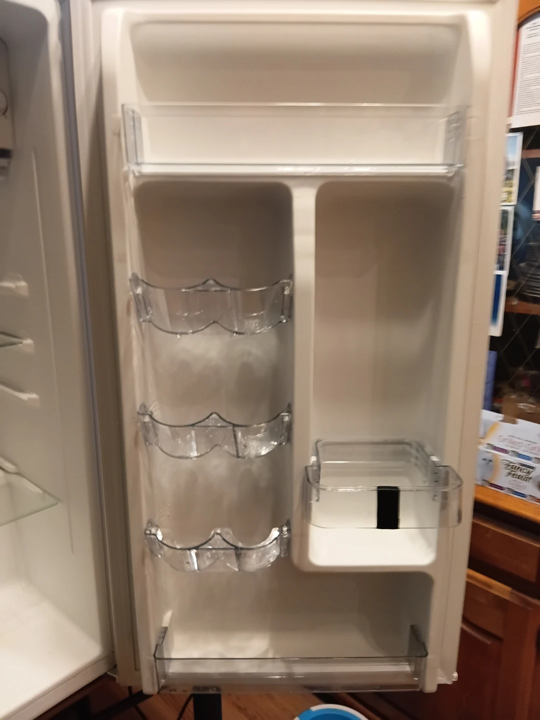 Galanz Compact White Mini Fridge - photo 3