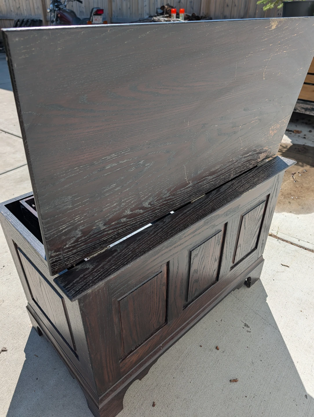 Solid wood storage bench with hinged lid - photo 4